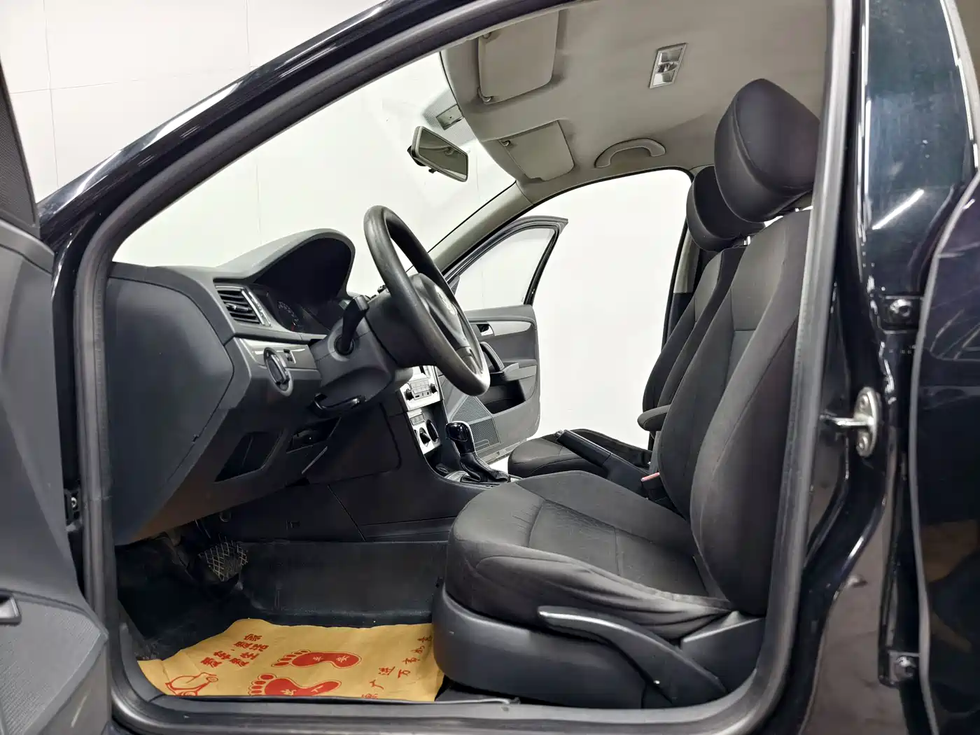 Volkswagen Lavida 2013 1.6L Automatic Trend Edition фото 10