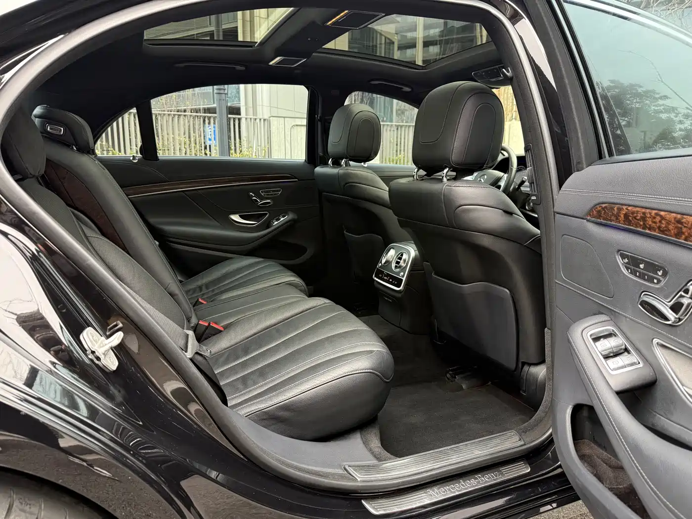 Mercedes-Benz S-Class 2017 S 320 L Business Upgrade Edition фото 10