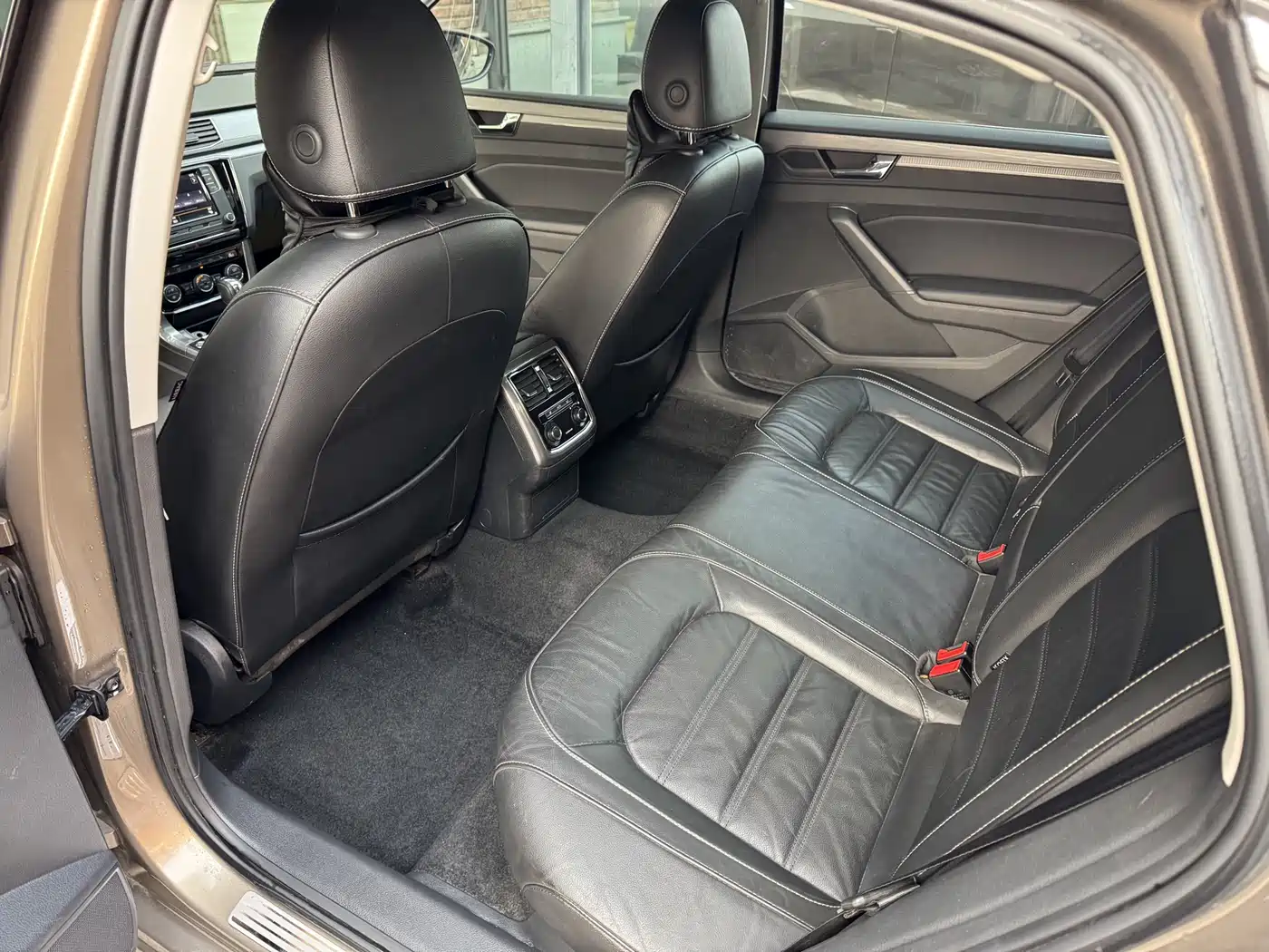 Volkswagen Passat 2017 330TSI DSG Prestige фото 9