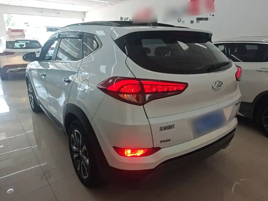 Hyundai Tucson 2015 2015 1.6T Dual Clutch 2WD Leading