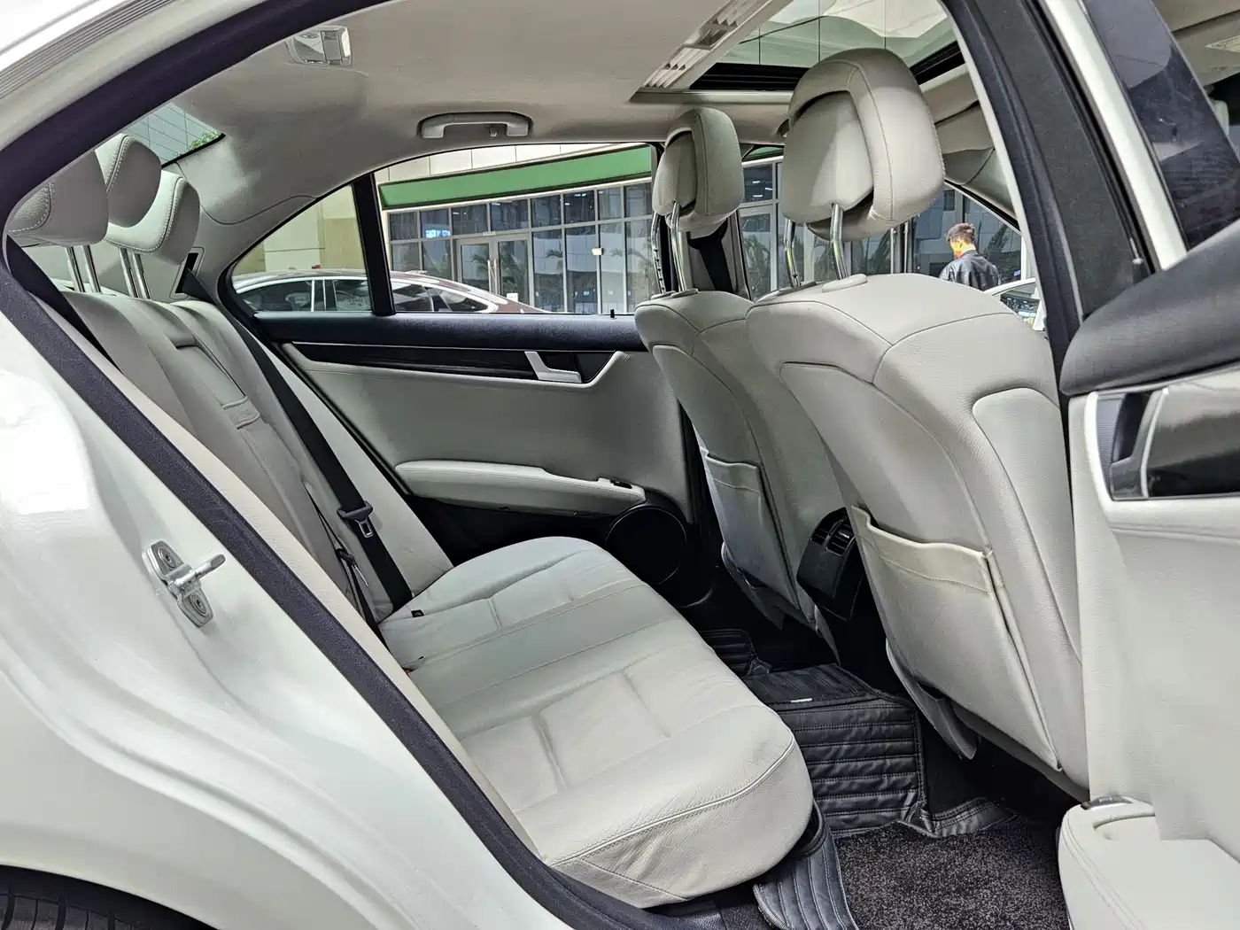 Mercedes-Benz C-Class 2013 C 260 CGI Fashion Edition фото 9