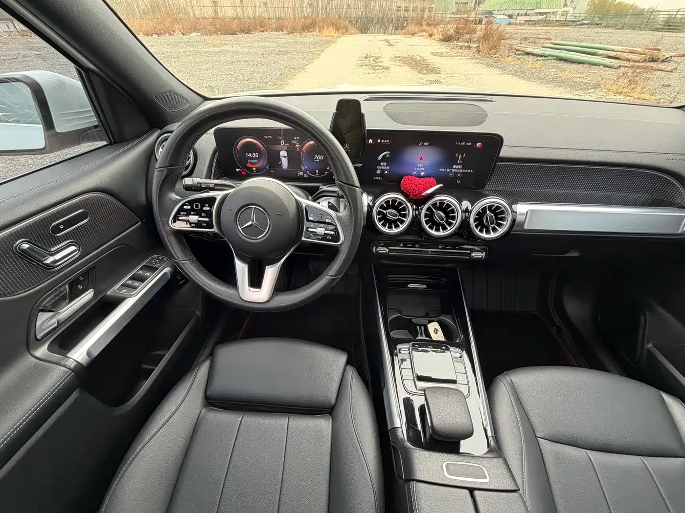 MERCEDES-BENZ GLB