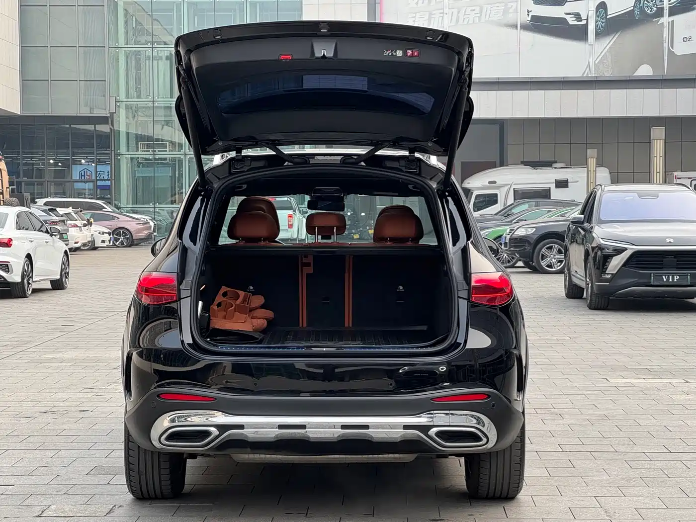 Mercedes-Benz GLC 2023 GLC 260 L 4MATIC Luxury 5-Seater фото 10