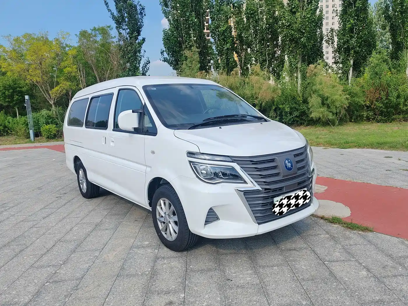 Dongfeng Fengxing Lingzhi New Energy 2025 2024 Standard Base 7-Seater