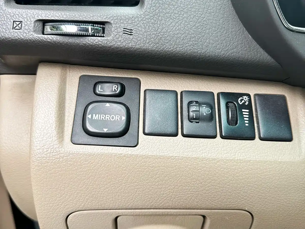 Toyota Highlander 2011 2.7L 2WD 5-seat Elite фото 13
