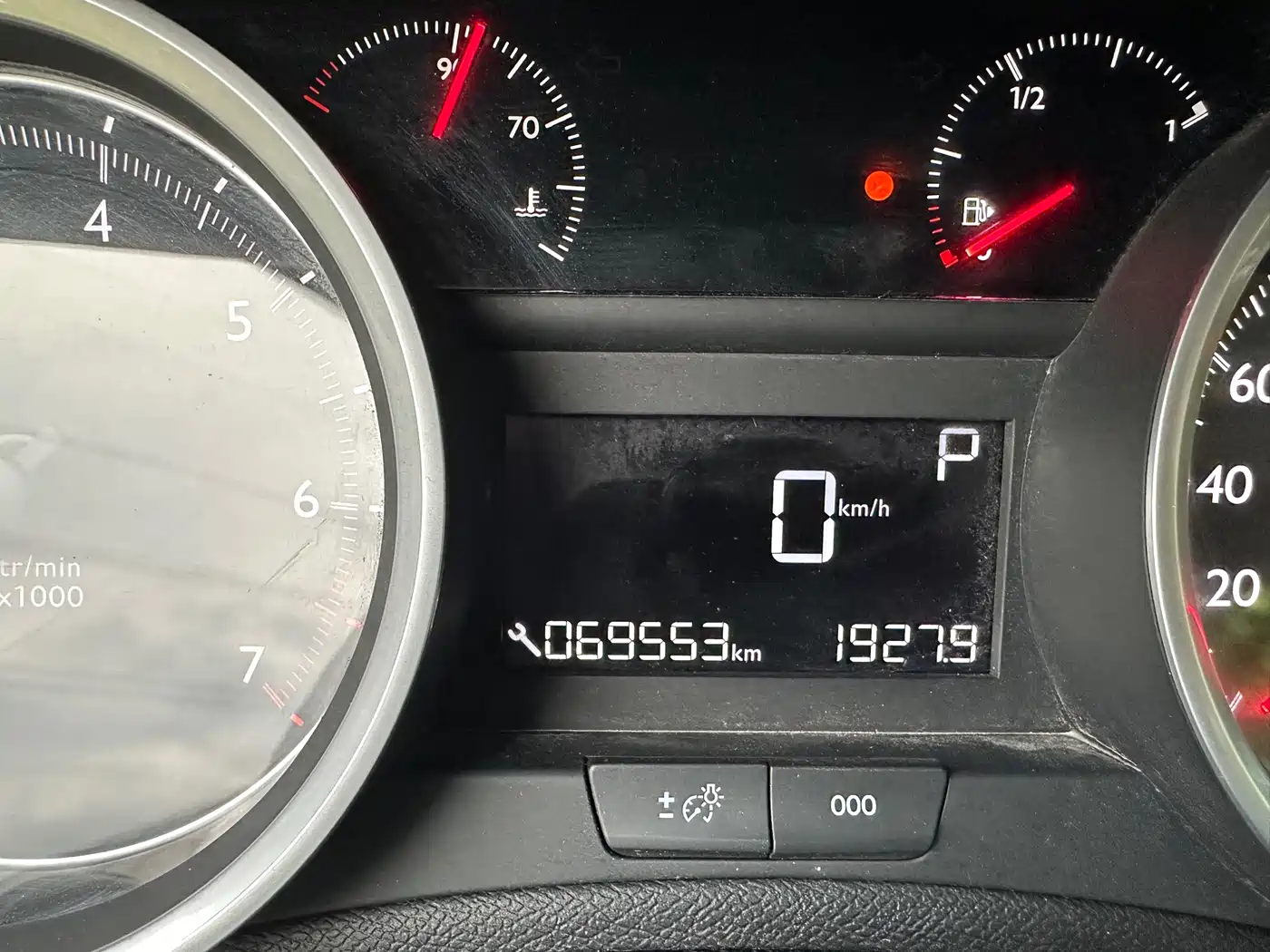 Peugeot 408 2014 1.8L Automatic Luxury Edition фото 15