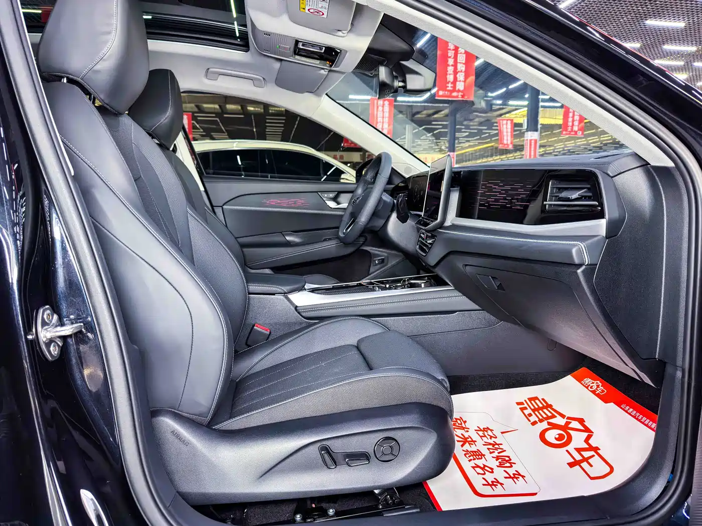 Volkswagen Passat 2025 Pro 380TSI Dragon Glory Edition фото 5