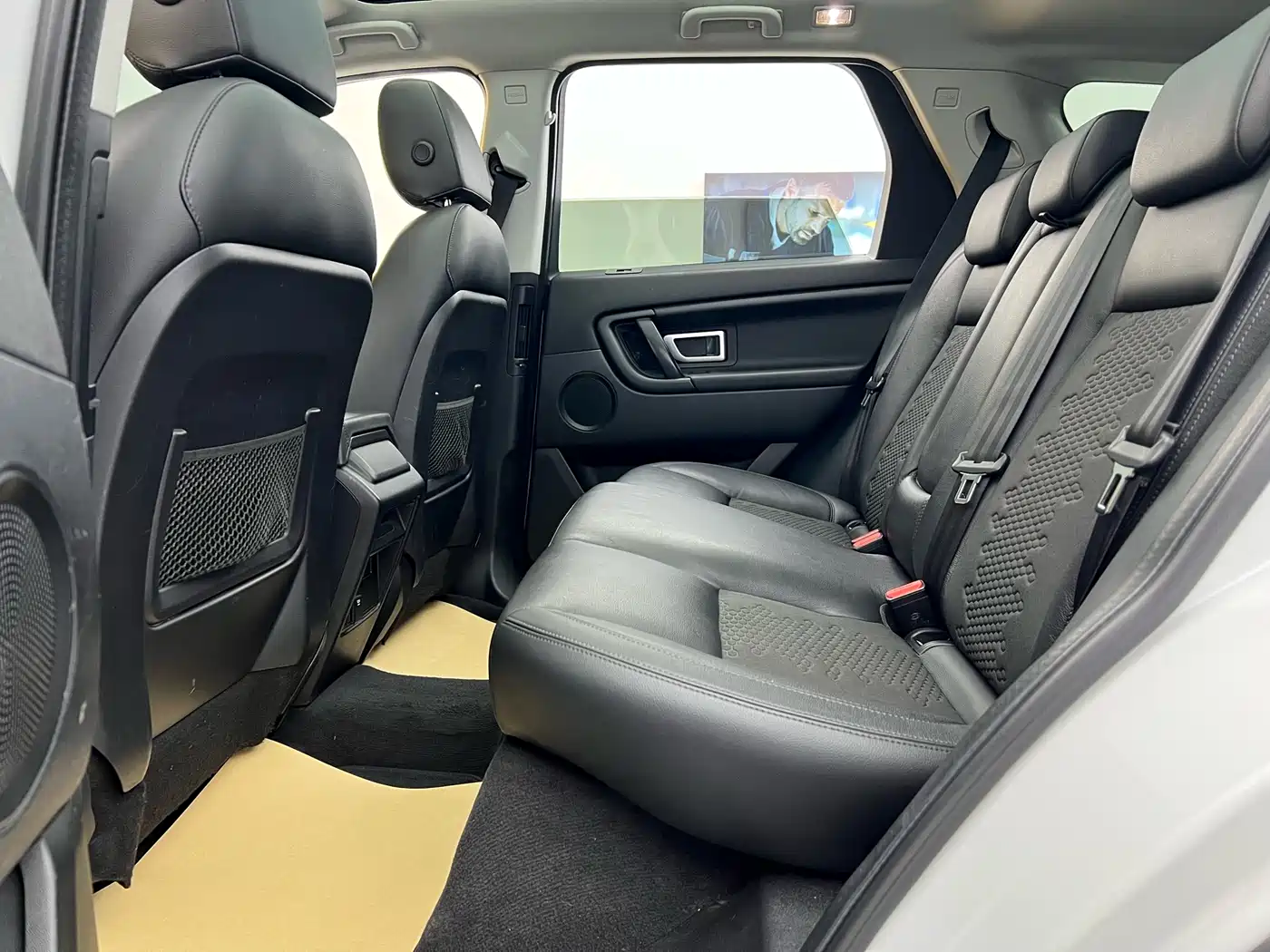 Land Rover Discovery Sport 2019 240PS SE Edition China V фото 22