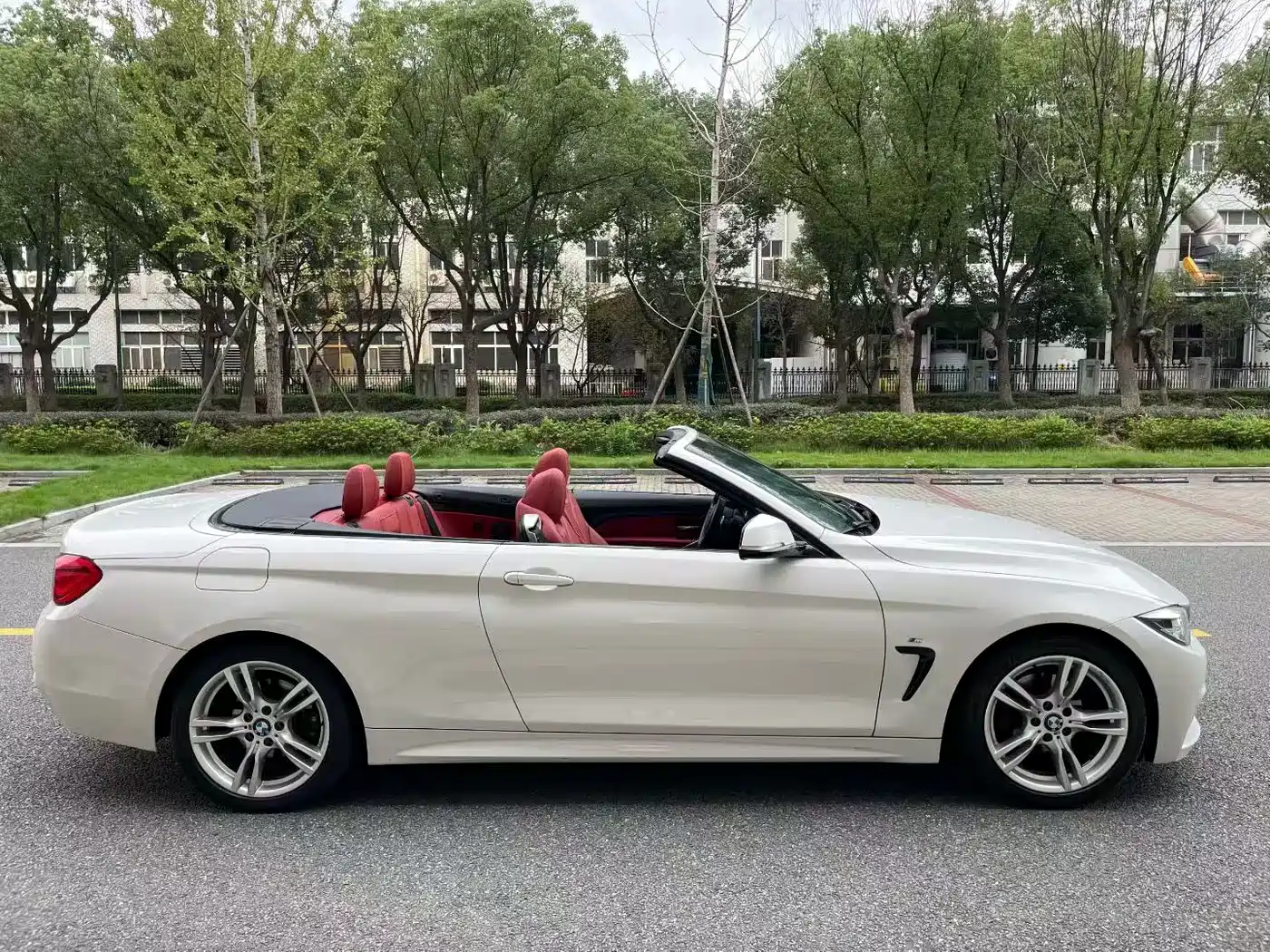 BMW 4 Series 2017 425i Convertible M Sport Package фото 9
