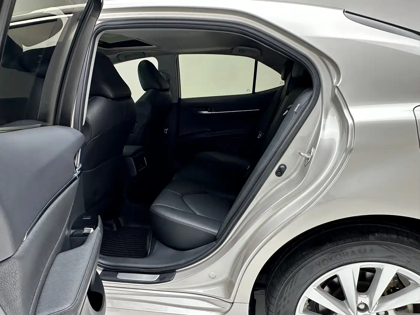 Toyota Camry 2021 2.0G Luxury Edition фото 8