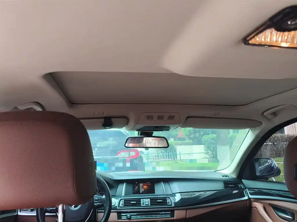 BMW 5 Series 2017 520Li Classic Edition фото 19
