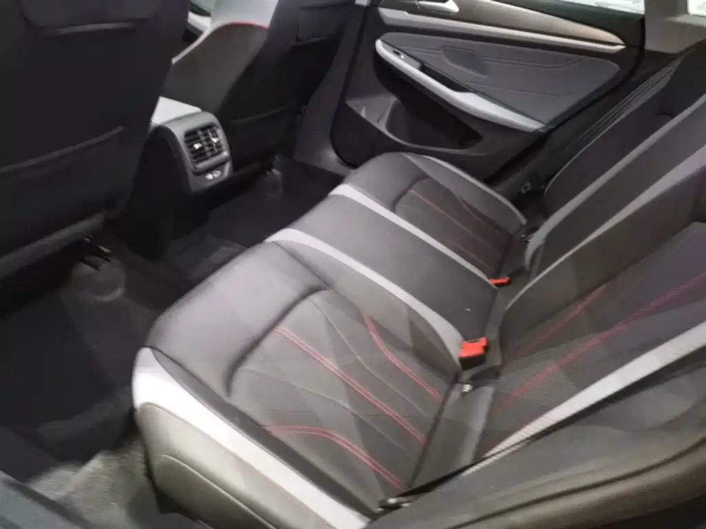 VOLKSWAGEN LINGDU
