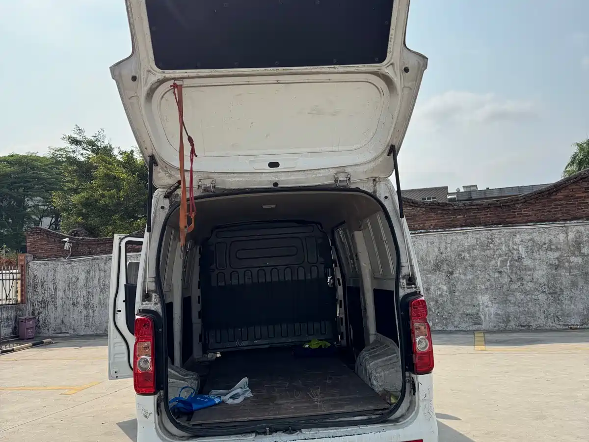 CHANGAN CHANGAN RUIXING EM60