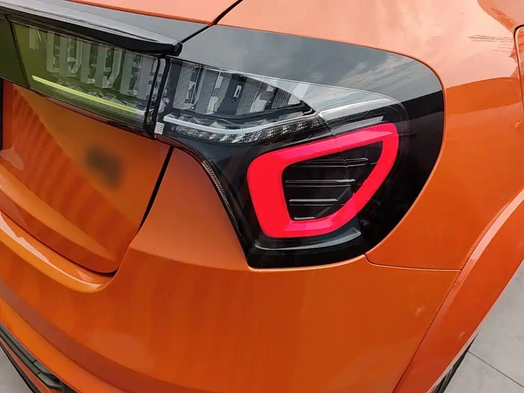 Фото 8 - Lynk & Co 02 Hatchback