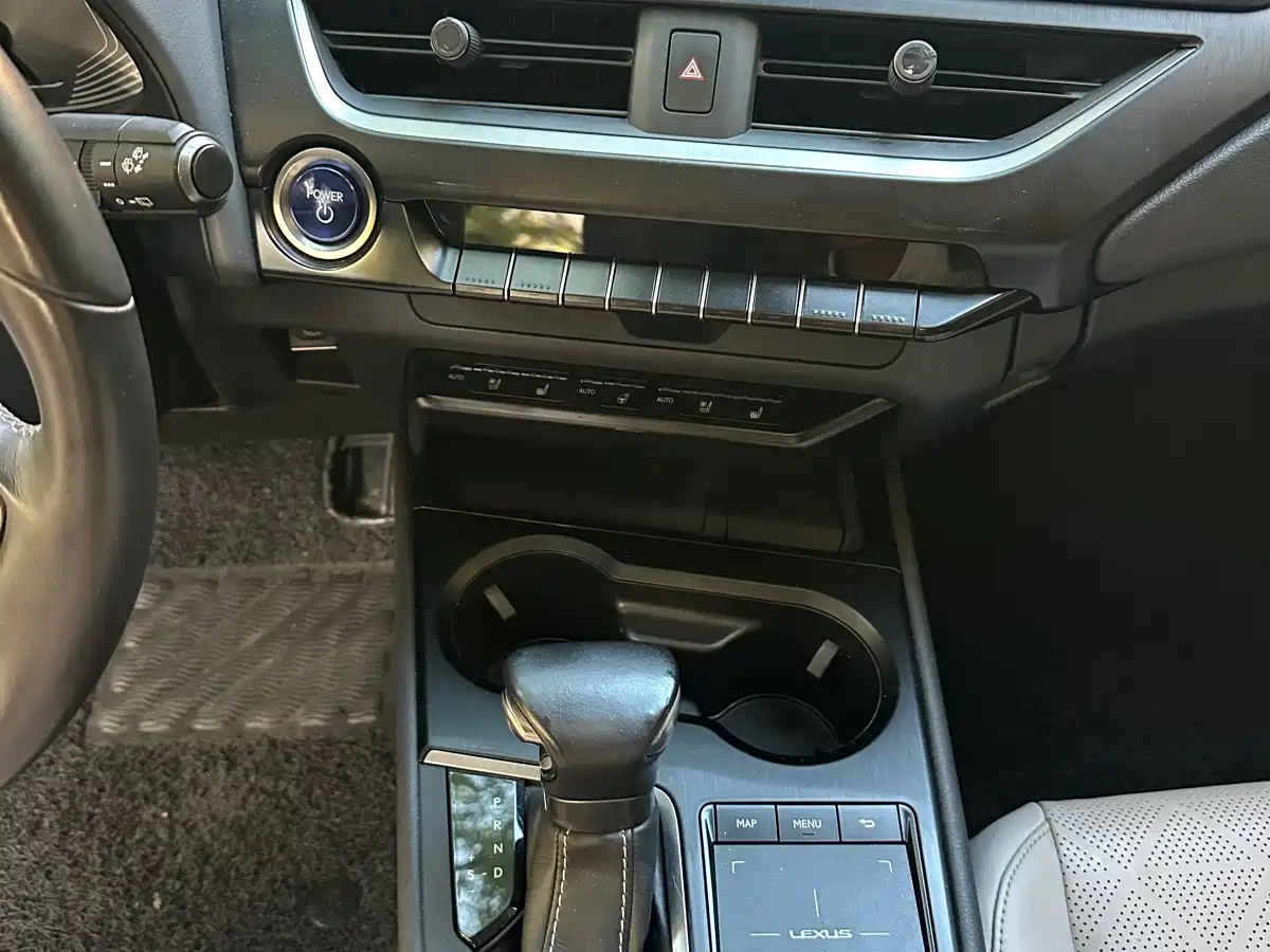 Lexus UX 2019 260h Explore & Enjoy Edition China V фото 8