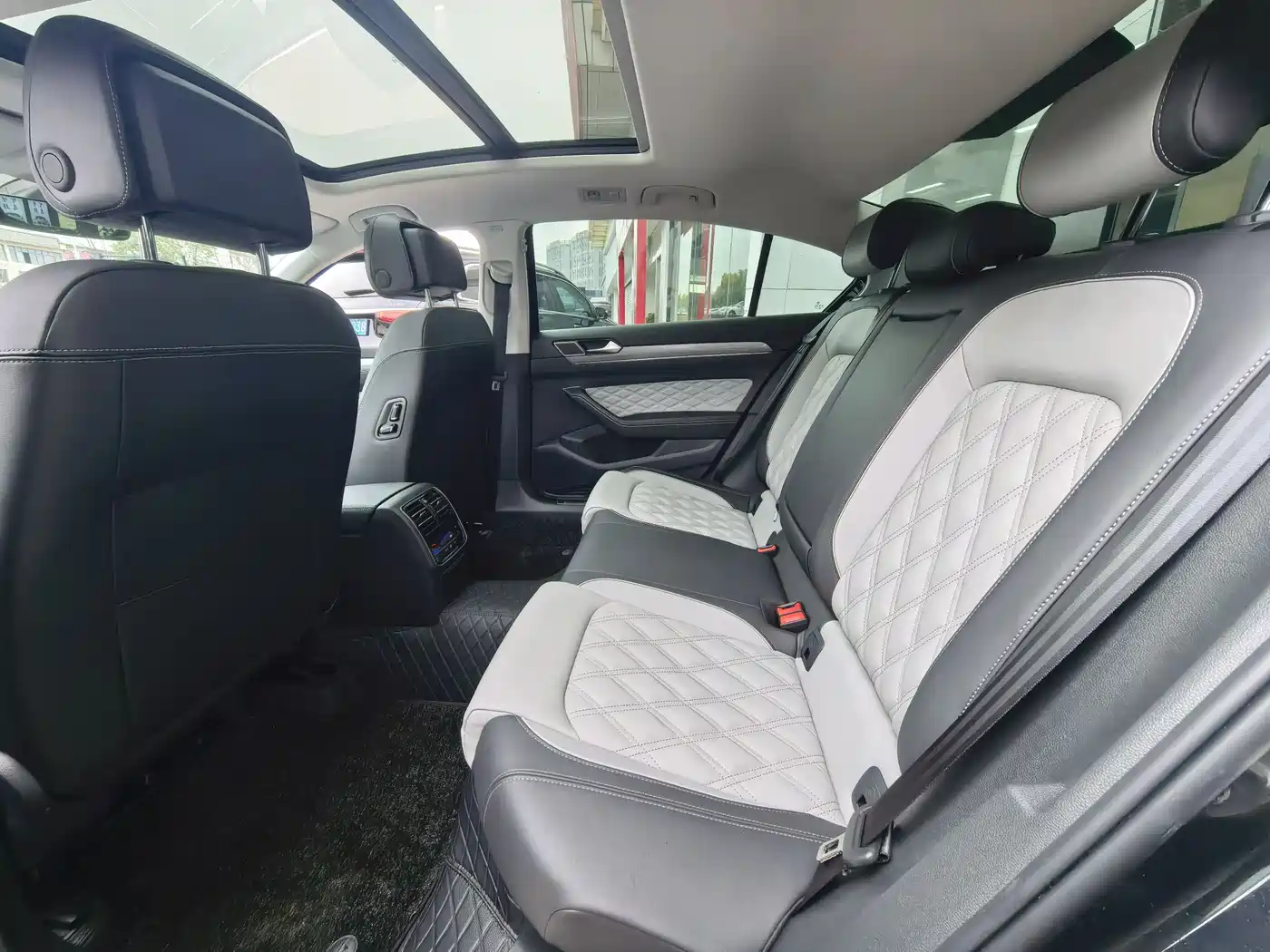 Volkswagen Magotan 2025 Popular Edition 280TSI DSG Comfort фото 9