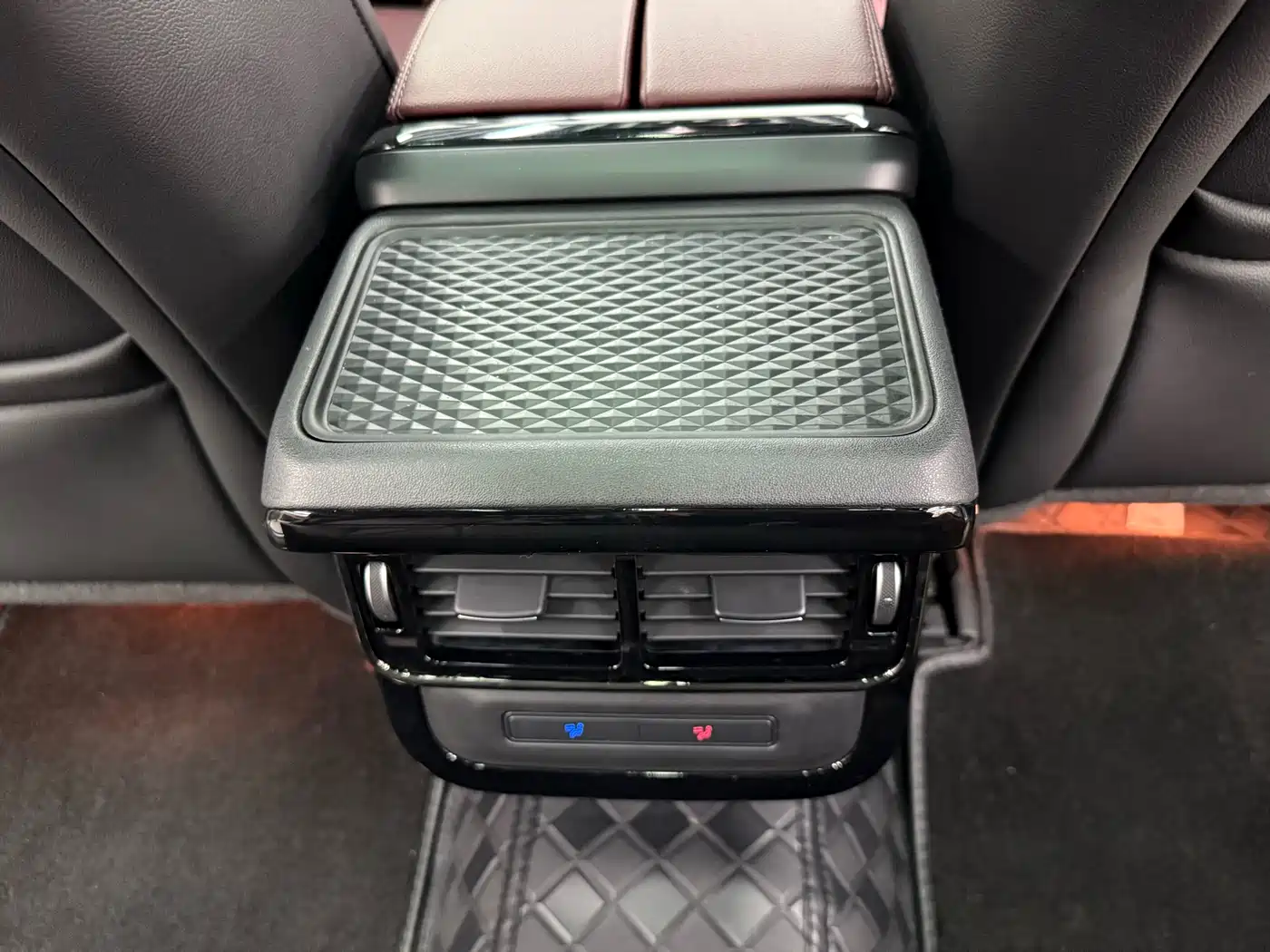 Land Rover Range Rover Evoque 2021 Range Rover Evoque L 249PS R-Dynamic S Performance Edition фото 14