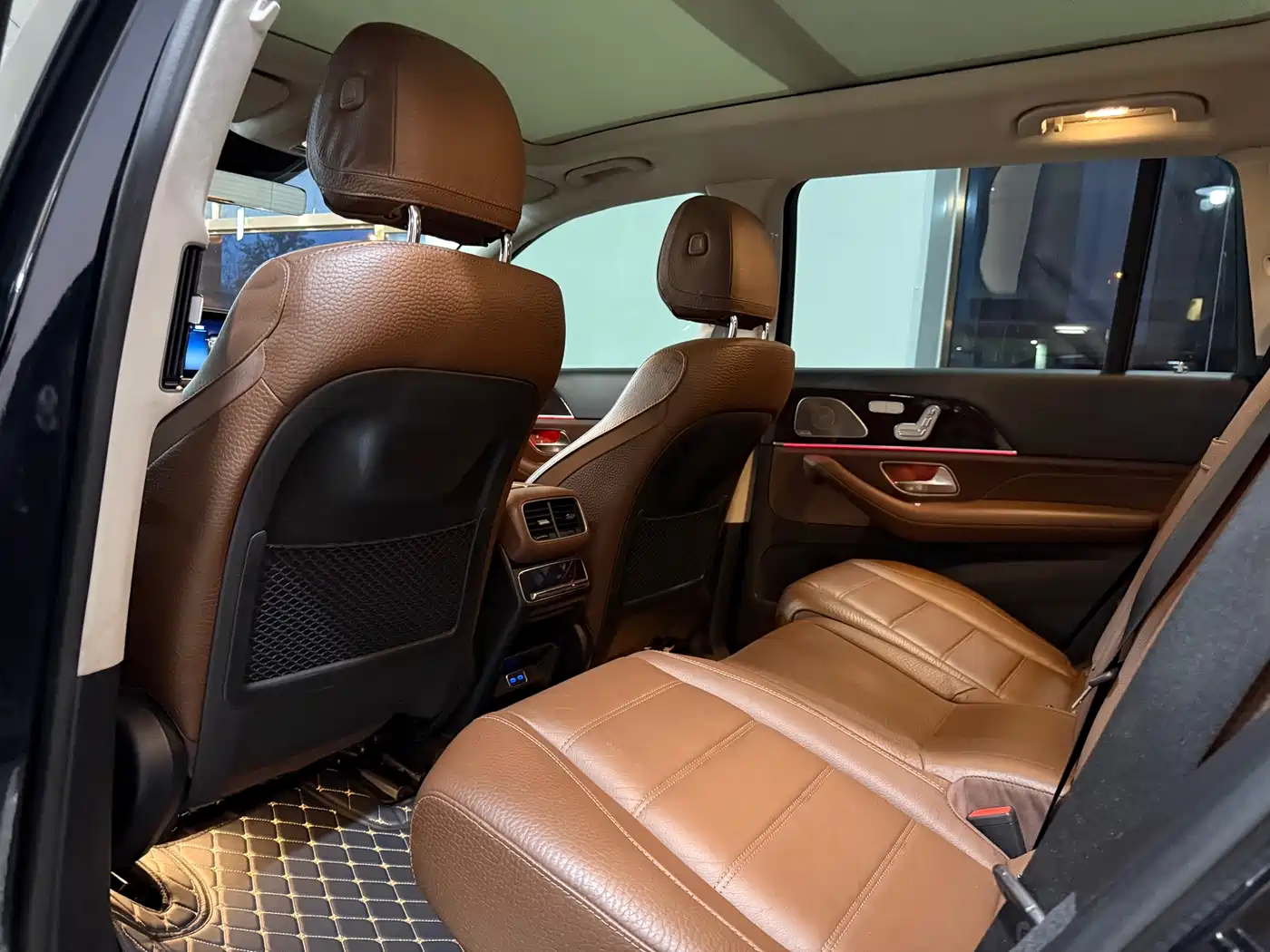 Mercedes-Benz GLS 2024 Model GLS 450 4MATIC Luxury фото 8
