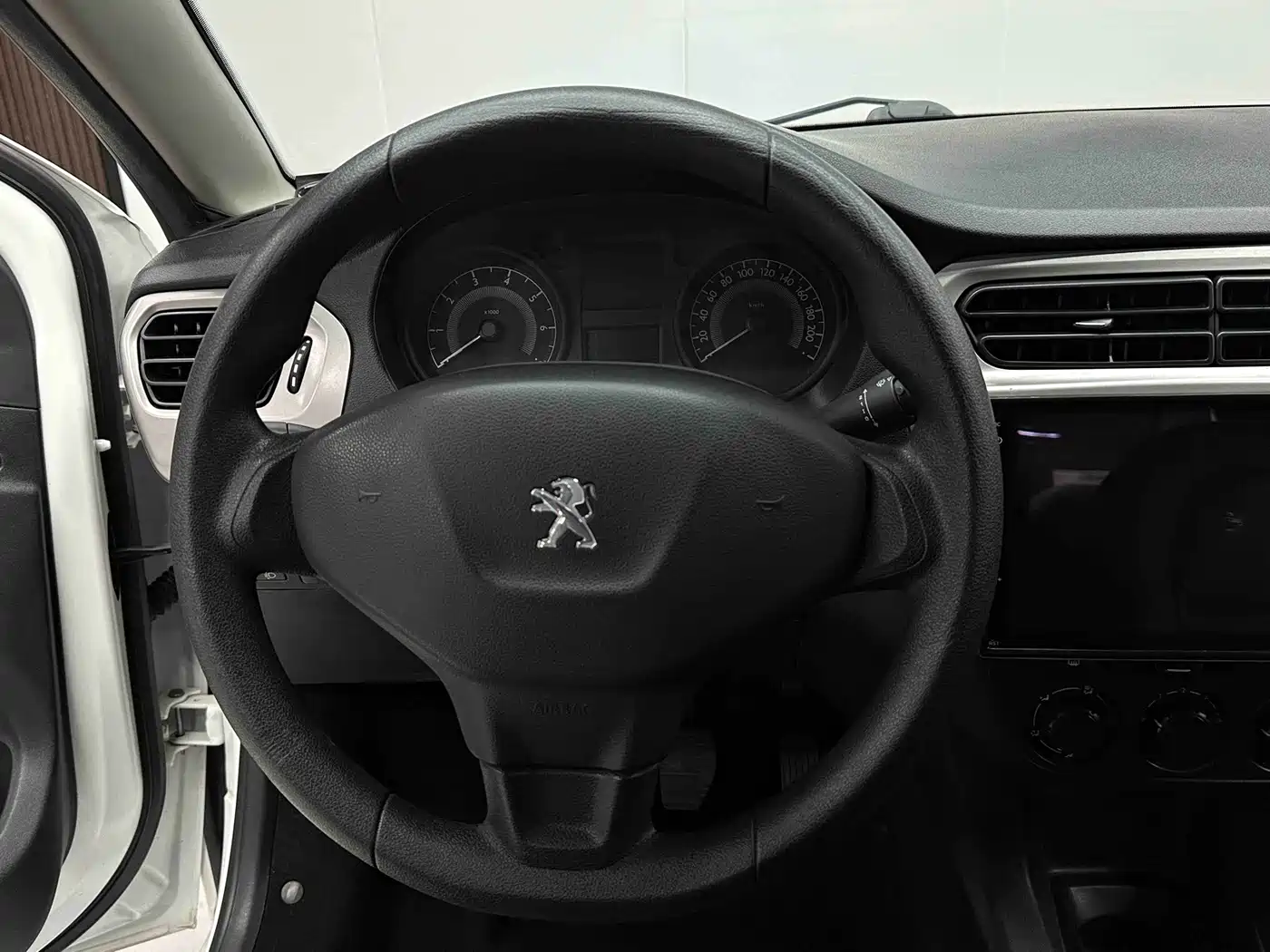 Peugeot 301 2016 2016 1.6L Manual Comfort Edition