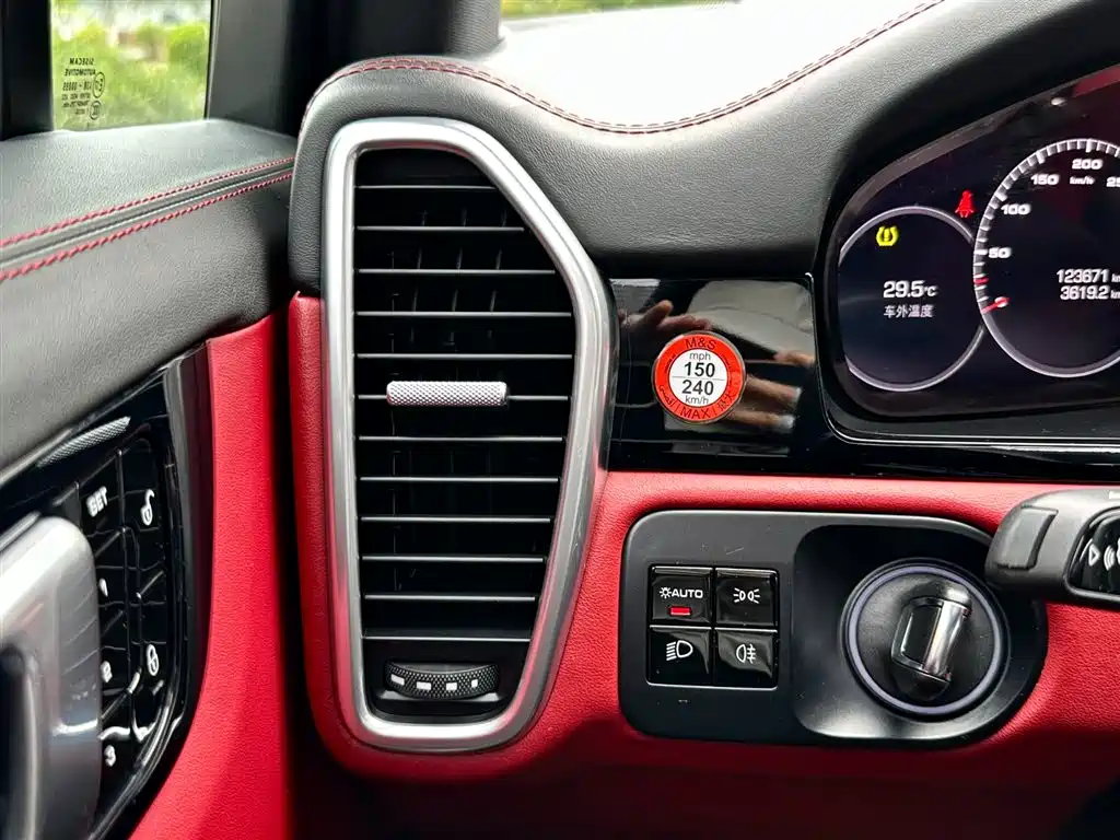 Porsche Cayenne 2018 Cayenne 3.0T фото 22