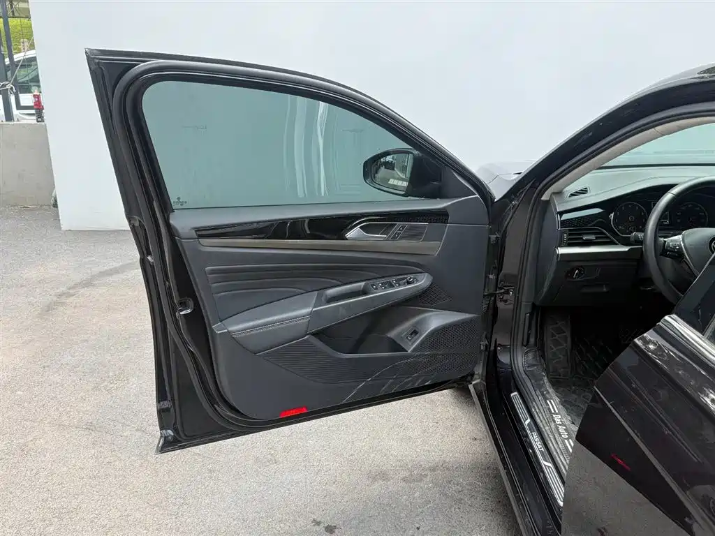 Volkswagen Passat 2020 330TSI Elite Edition China V фото 13