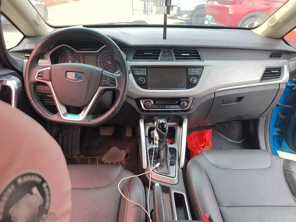 Фото 6 - Geely Vision X3