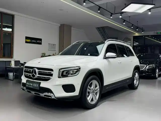 MERCEDES-BENZ GLB