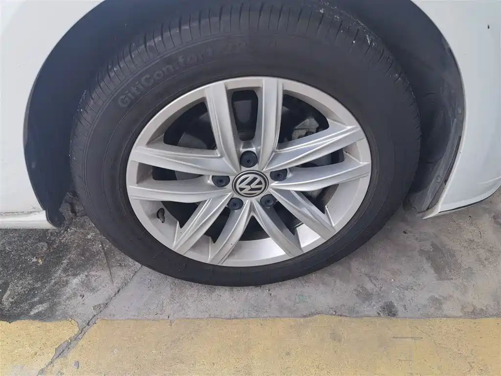 Volkswagen Golf 2018 230TSI Automatic Comfort фото 8
