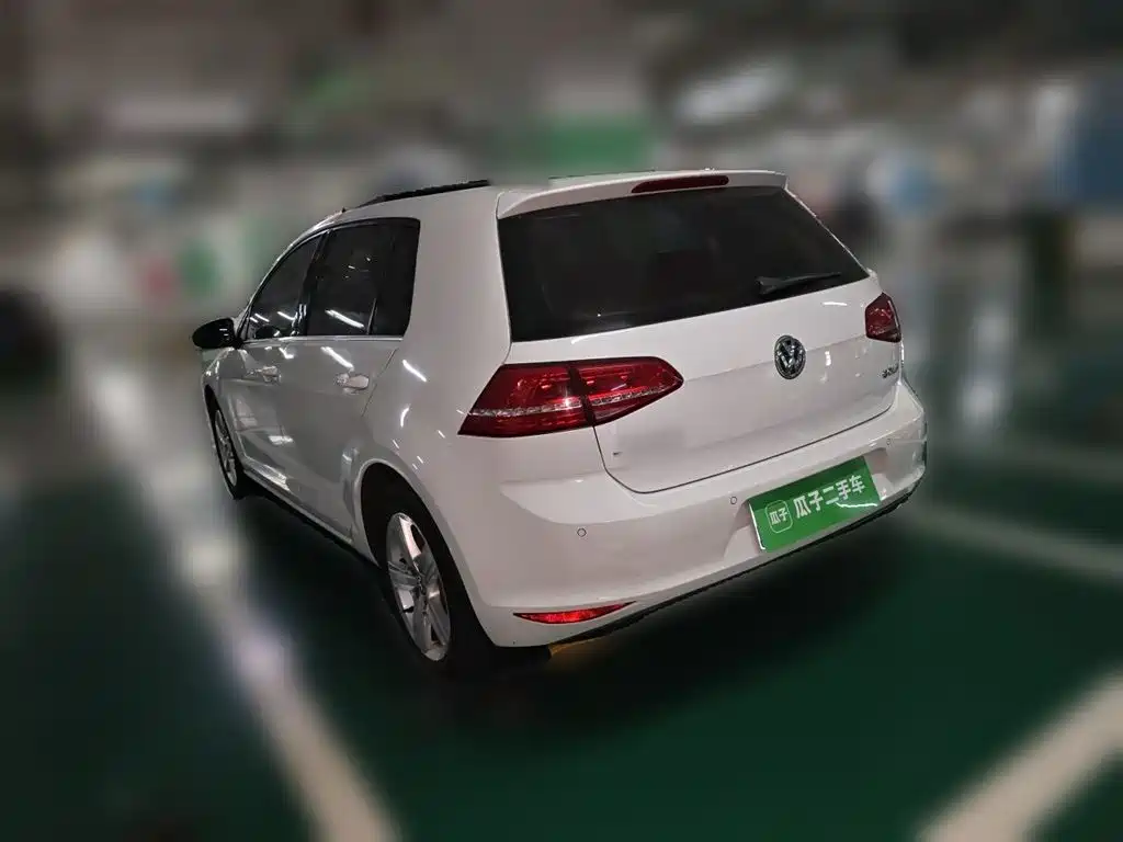 Volkswagen Golf 2014 1.6L Automatic Comfort фото 4