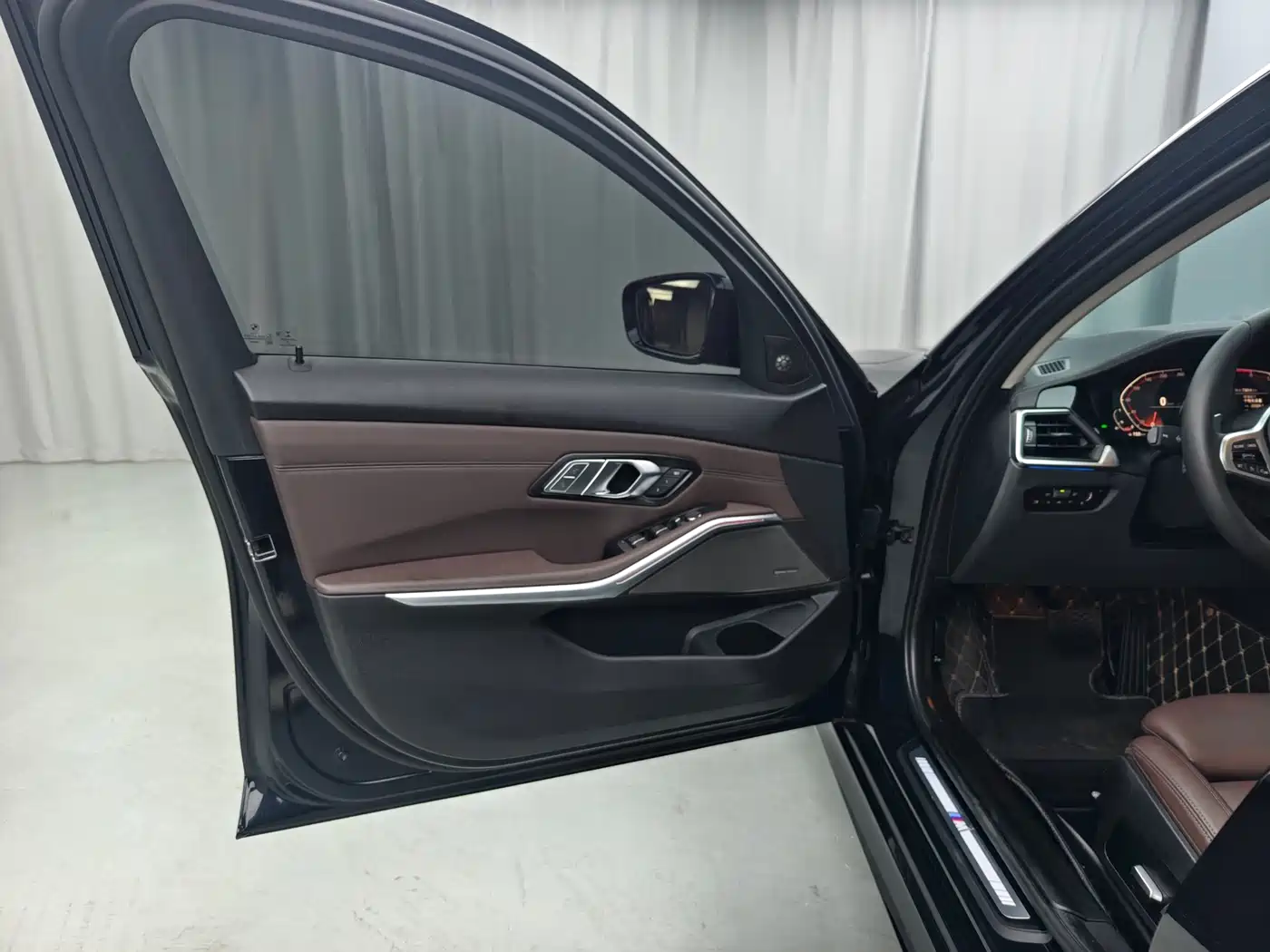 BMW 3 Series 2020 325Li M Sport Black Night Package фото 7