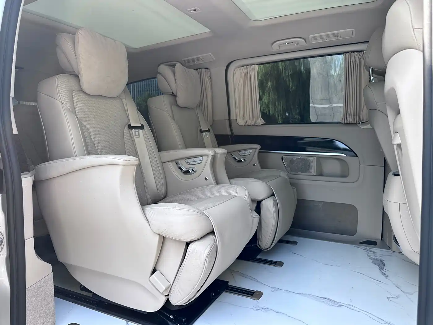 Mercedes-Benz V-Class 2017 2016 V 260 L Premium Long