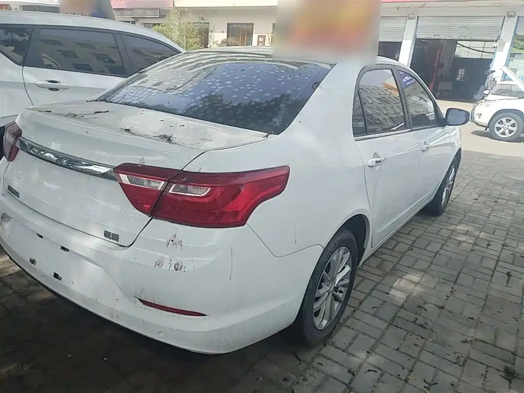 Фото 7 - Geely Vision