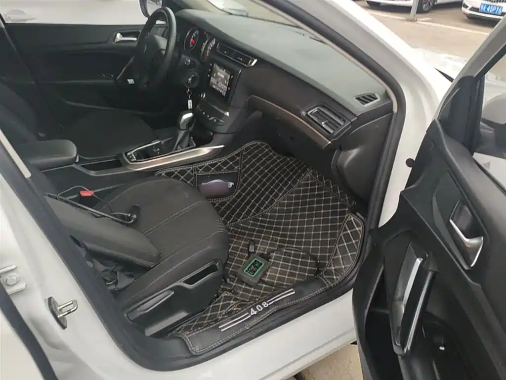 Peugeot 408 2016 1.6T Automatic Luxury Edition фото 25