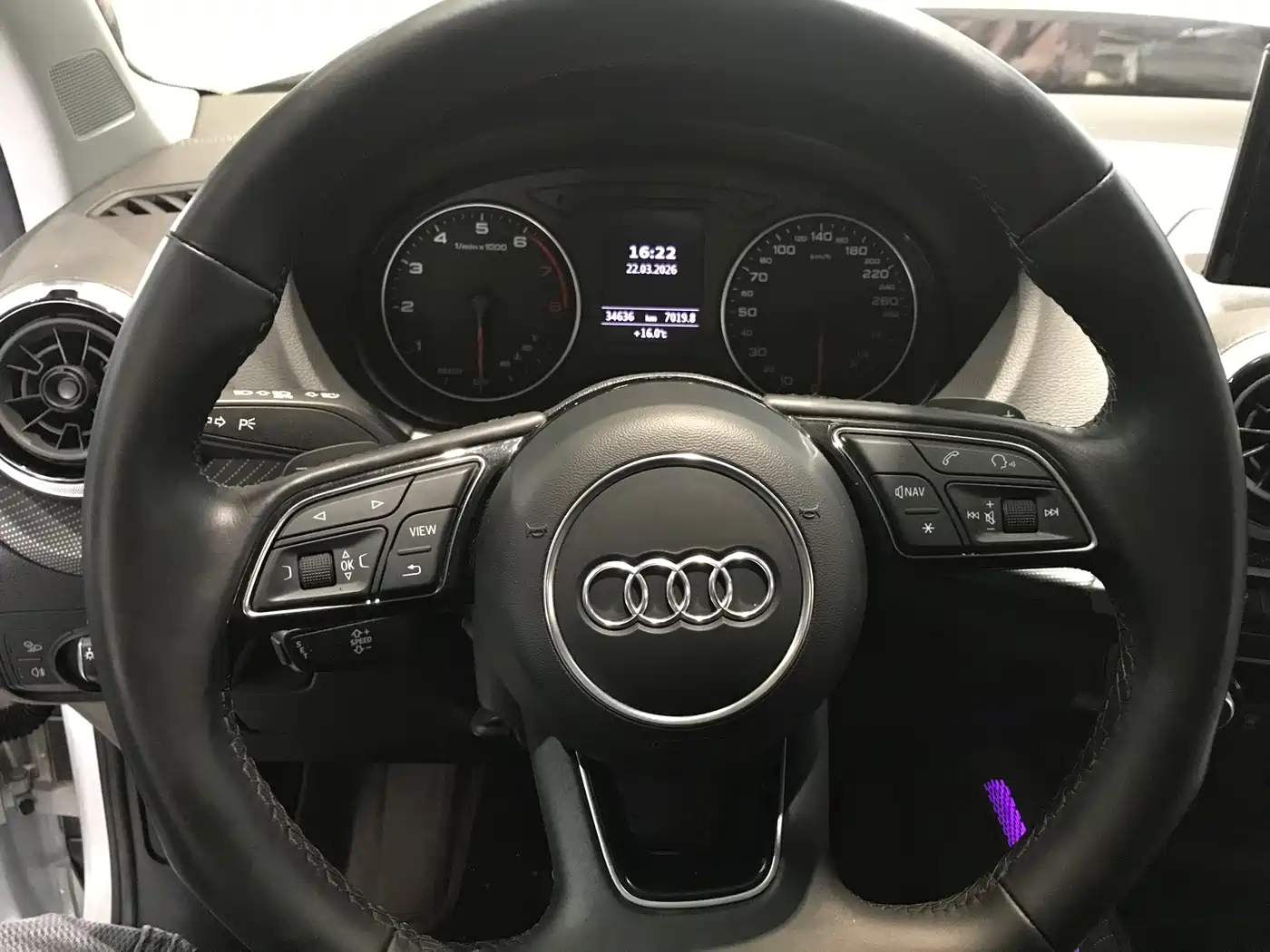 AUDI Q2L