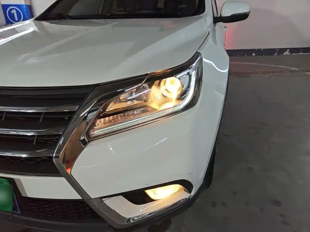 BAIC Huansu S6 2017 2016 1.5T CVT Fun Edition