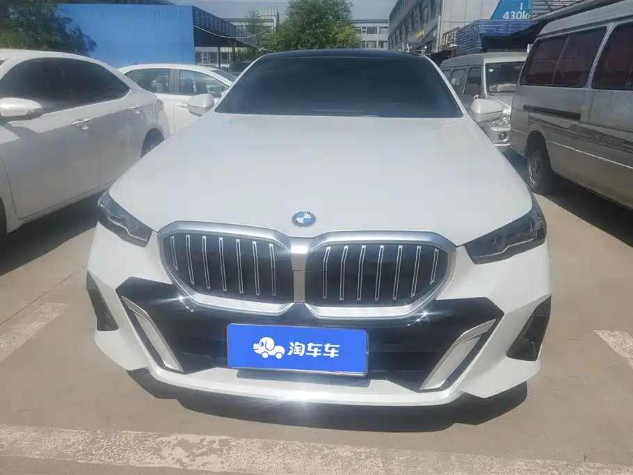 BMW 5 Series 2024 525Li M Sport Package фото 2