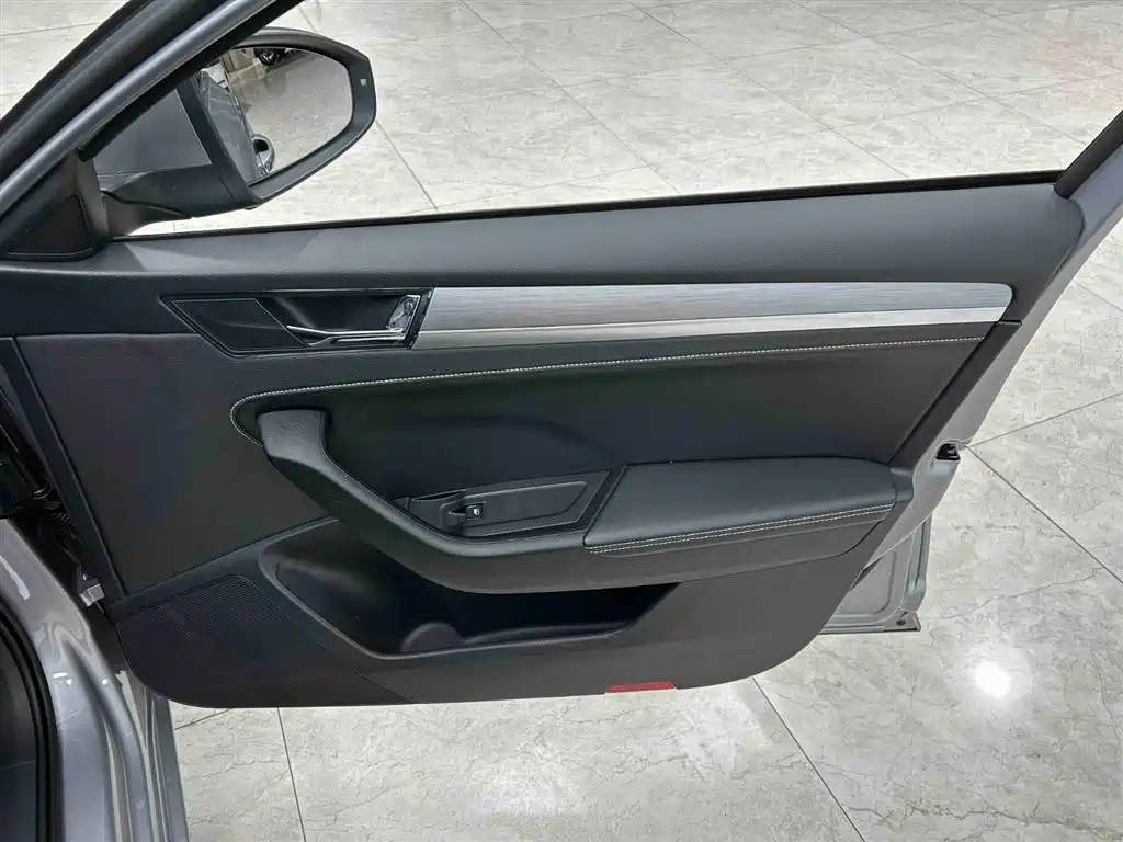 Škoda Superb 2024 TSI280 DSG Premium Edition фото 12