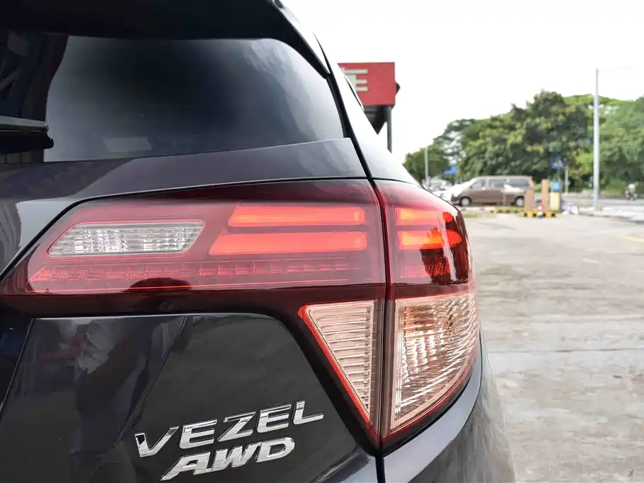 Honda Vezel 2015 2015 1.8L CVT 4WD Flagship Model