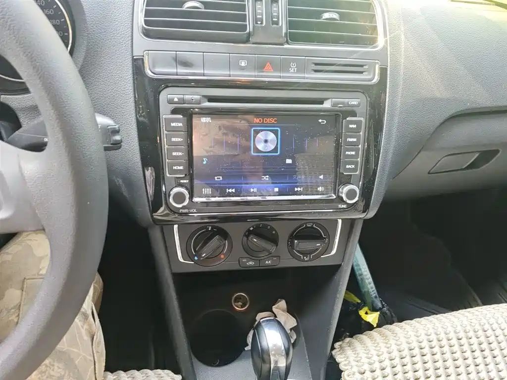 Volkswagen Polo 2014 1.6L Automatic Comfort Edition фото 9