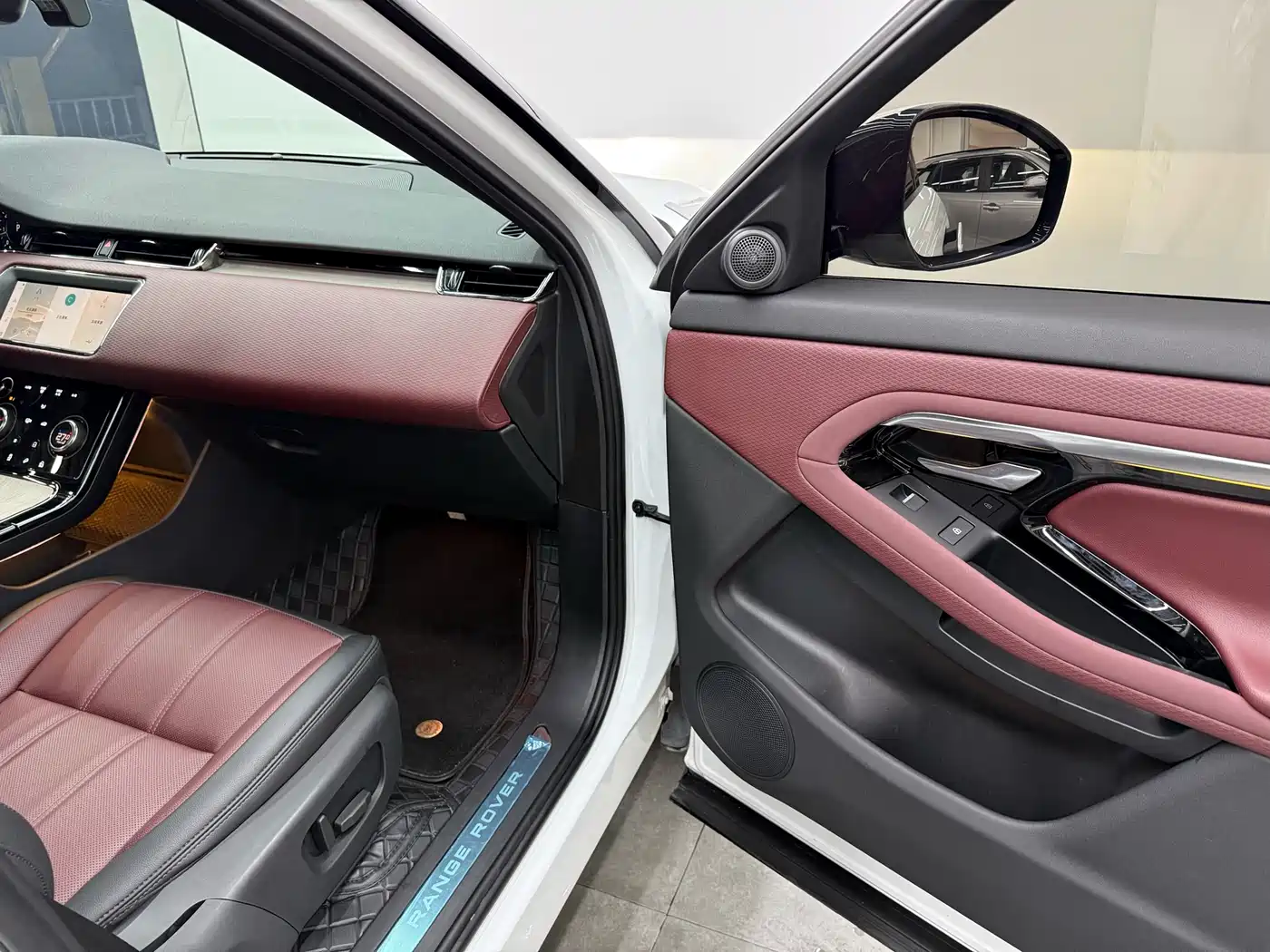 Land Rover Range Rover Evoque 2021 Range Rover Evoque L 249PS R-Dynamic S Performance Edition фото 10