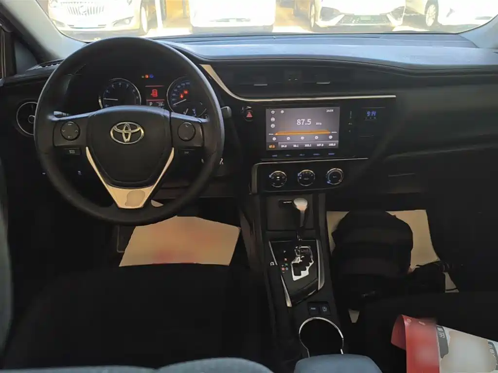 Toyota Corolla 2017 Facelift 1.2T S-CVT GL-i фото 10