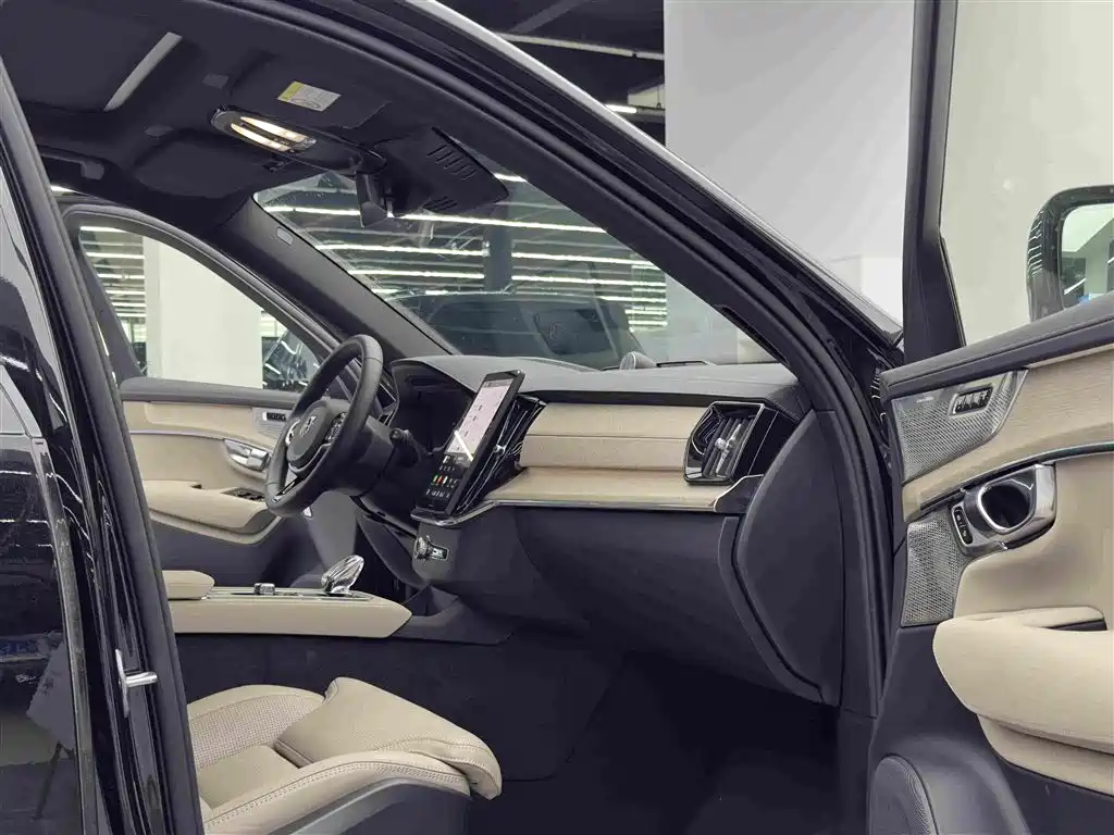 Volvo XC90 Plug-in Hybrid 2025 2025 Facelift T8 Smart Premium Luxury 7-seater