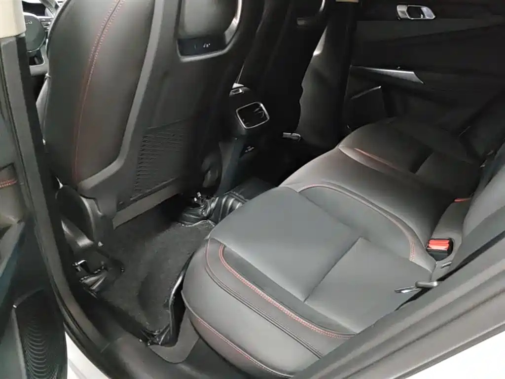 Lynk & Co 01 2017 2.0T AWD Pro фото 17