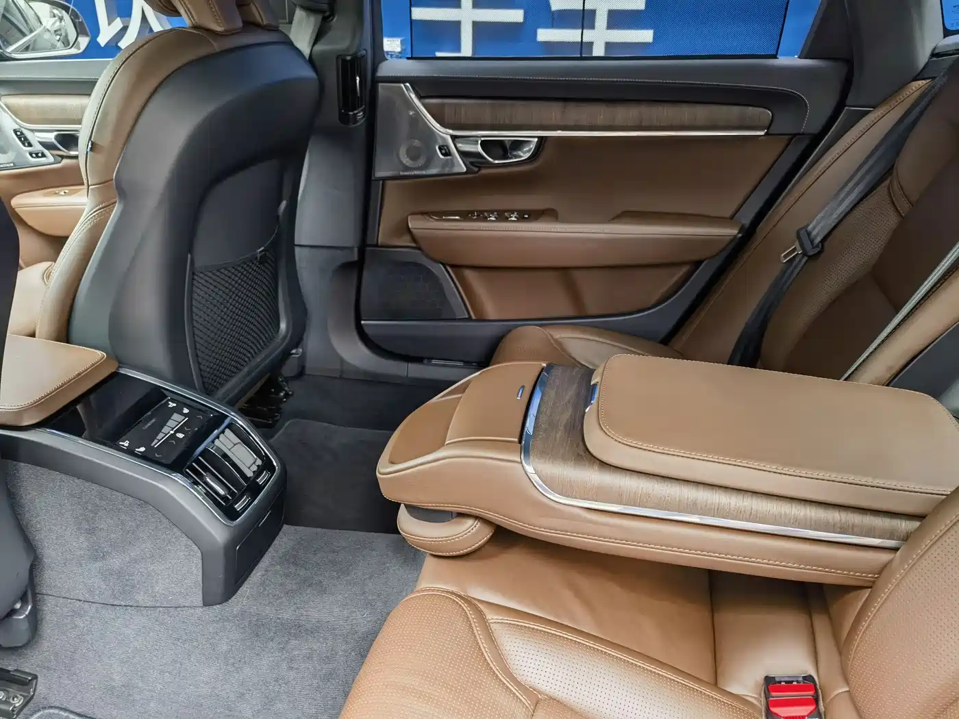 Фото 12 - Volvo S90