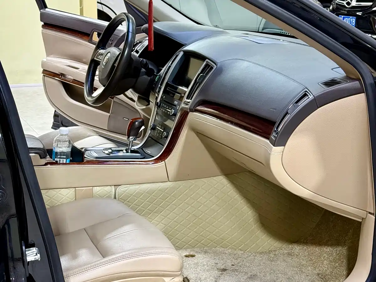 Cadillac SLS 2012 2.0T Comfort фото 12