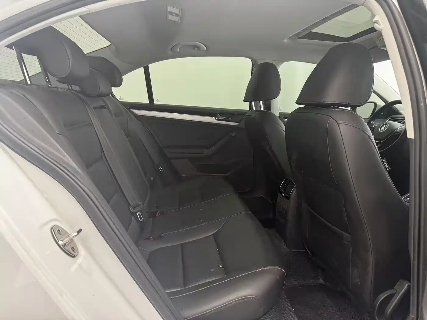 Volkswagen Sagitar 2018 280TSI DSG Spark Edition фото 10