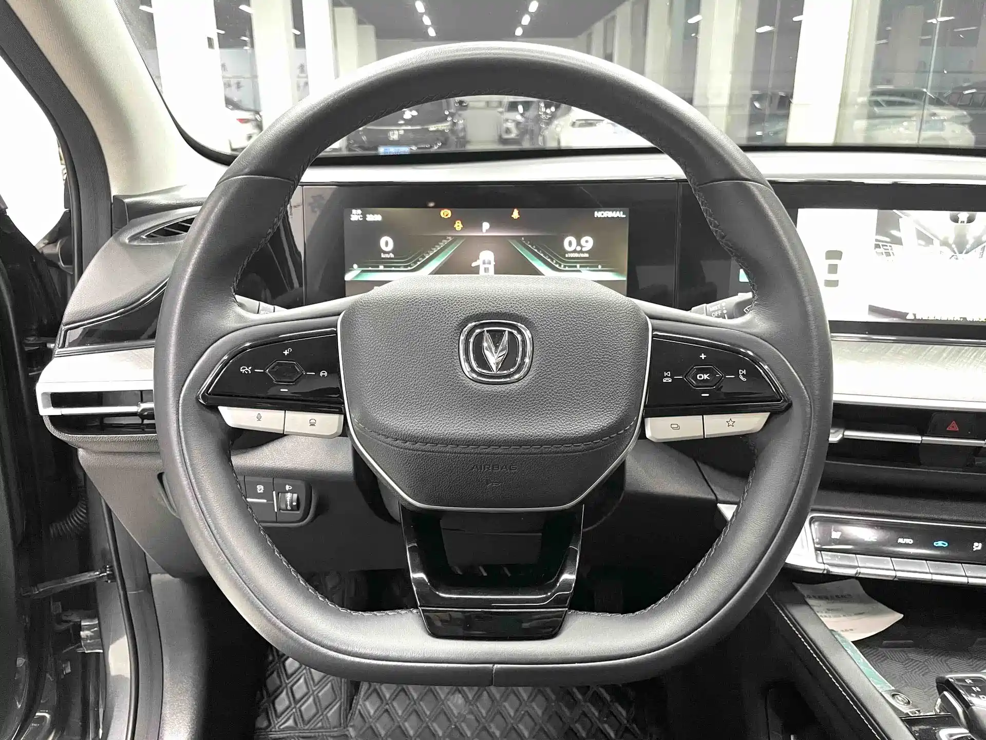Фото 7 - Changan Eado