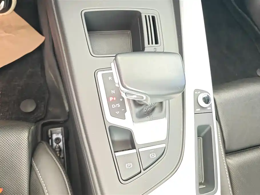 Audi A4L 2020 40 TFSI Fashion Dynamic Edition фото 16