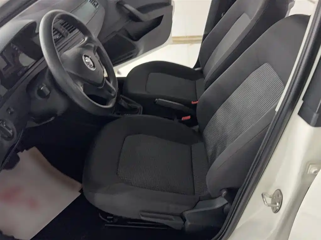 VOLKSWAGEN SANTANA