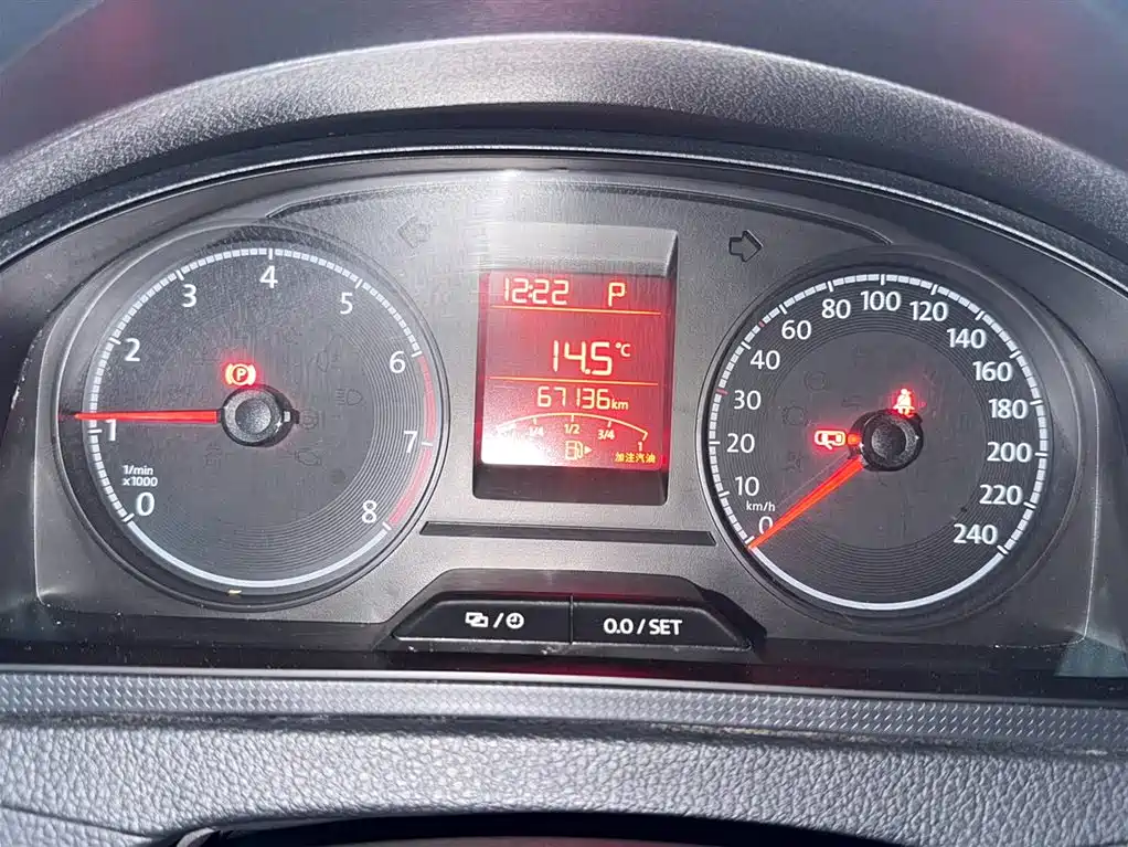 VOLKSWAGEN SANTANA